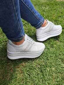 Tenis Plataforma glamour plata con brillos para fiesta o casuales - Plateado - Ver 3