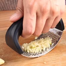 1pc Stainless Steel Garlic Press, Manual Garlic Crusher, Multifunctional Kitchen Garlic Mincer, Garlic Press Gadget, Stainless Steel Garlic Crusher For Home Use, Random Delivery Of New And Old Models