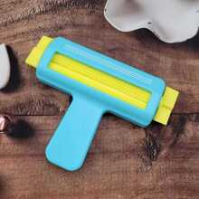 1入組藍色紙張壓接機，適用於手工工藝品，非常適合切割鋁箔、紙板和蠟紙
