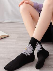 5 Pairs Women's Multicolor Chrysanthemum Patterned Socks, Heart & Fashionable Mid-calf Length - Multicolor - View 5