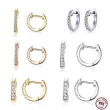 1對925純銀鋯石裝飾的簡約優雅圓鉤耳環,適合女性日常穿搭,是生日和紀念日禮物的不錯選擇