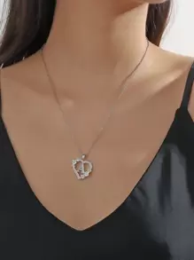 1 pièce Collier pendentif en forme de fleur avec lettre anglaise de style mode amour pour le port quotidien des femmes, Saint-Valentin