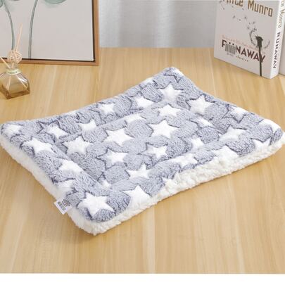 1pc Star Printed Coral Fleece Thickened Fleece Pet Cushion For Small And Medium Cats And Dogs To Sleep On, All Seasons