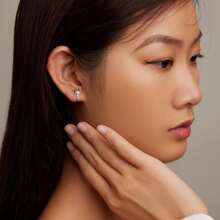 1 pereche de cercei cu clips din argint 925 cu model fluture minimalist, mini cercei drăguți și la modă pentru femei, bijuterii delicate, cadou de petrecere - Argint - Vizualizare 2