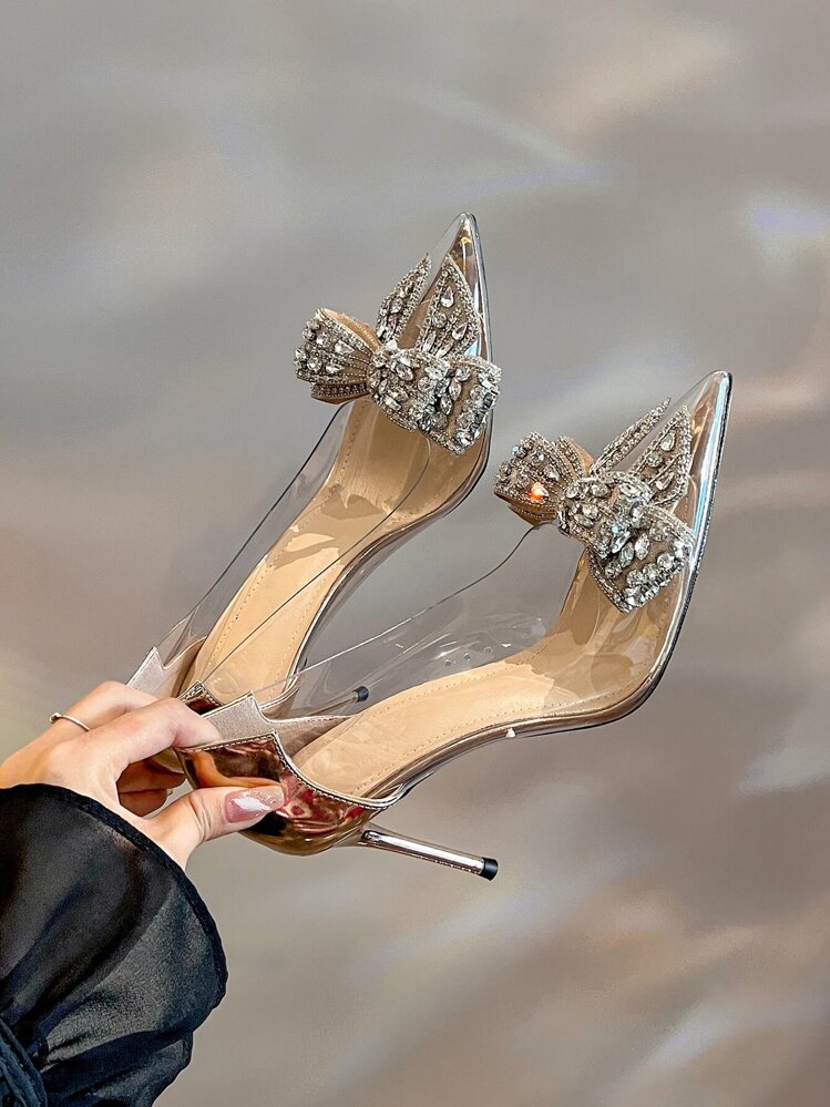 Zapatos de mujer de tacón alto con punta estrecha y tacón de aguja, confeccionados en champagne con decoración de mariposa y pedrería - Champán - Añade 1