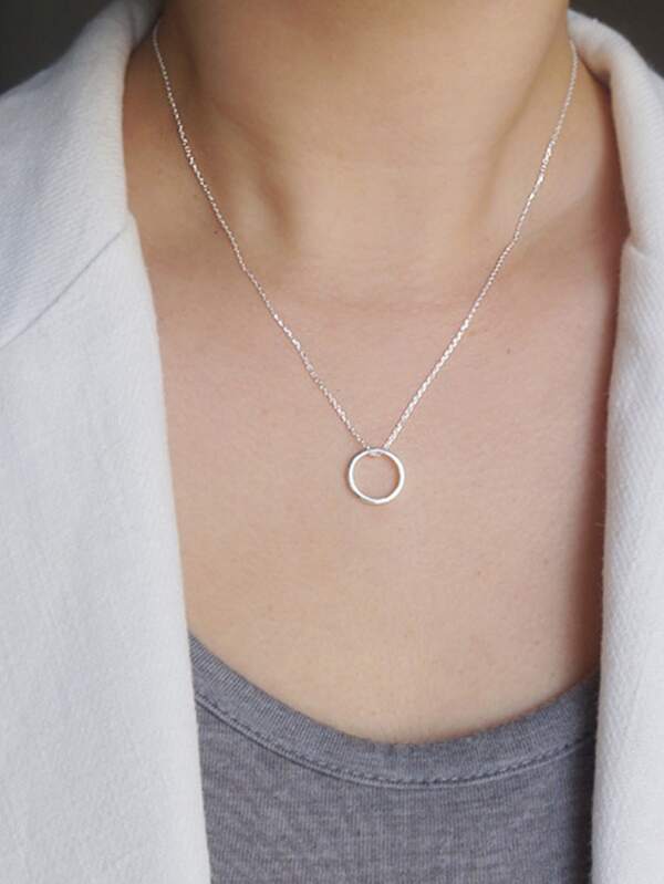 1 Stück Modische Einfache Legierung Kreis Anhänger Halskette Für Frauen, Kurze Schlüsselbein Kette Tägliche Accessoires