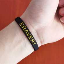 5入組男士流行矽膠手環,英文啟發和信仰字母款 - 彩色 - 查看 5