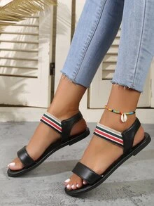 夏天2023平底時尚和休閒女性涼鞋