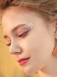 1 件银色眼线和水钻化妆脸贴