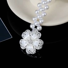 1 Stück Damen Silber Farbe Fünf-blüte Camellia & Strass Schnalle Elastischer Faux-perlen Gürtel Für Kleidung Zubehör Im Täglichen Leben Elegant
