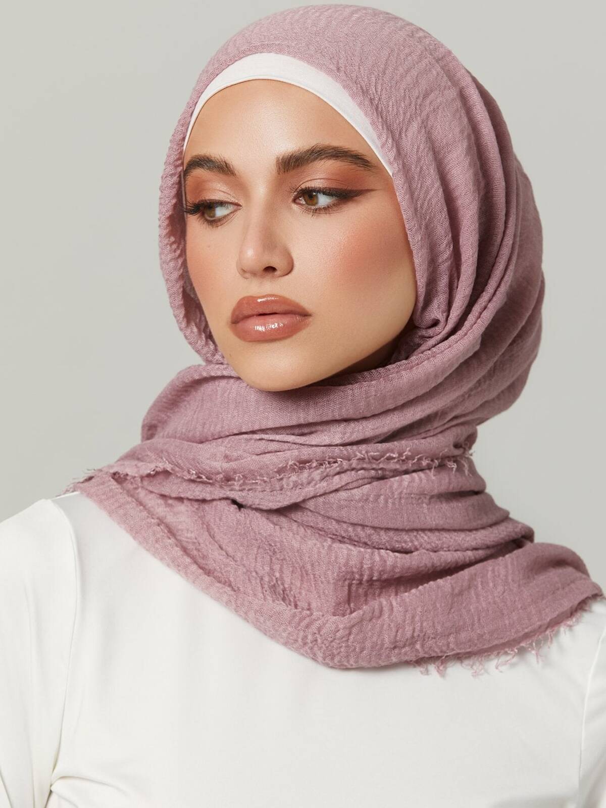 1 pièce Foulard plissé basique de couleur unie classique pour femme portant l'abaya 6