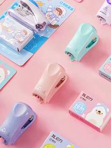 1件套燈粉色的釘書機和訂書釘套裝