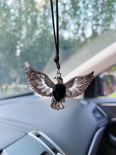 1個老鷹造型合金汽車掛件,裝飾貓眼石