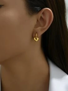 1 对时尚爱心不锈钢耳环，适合女士通勤高端设计耳环