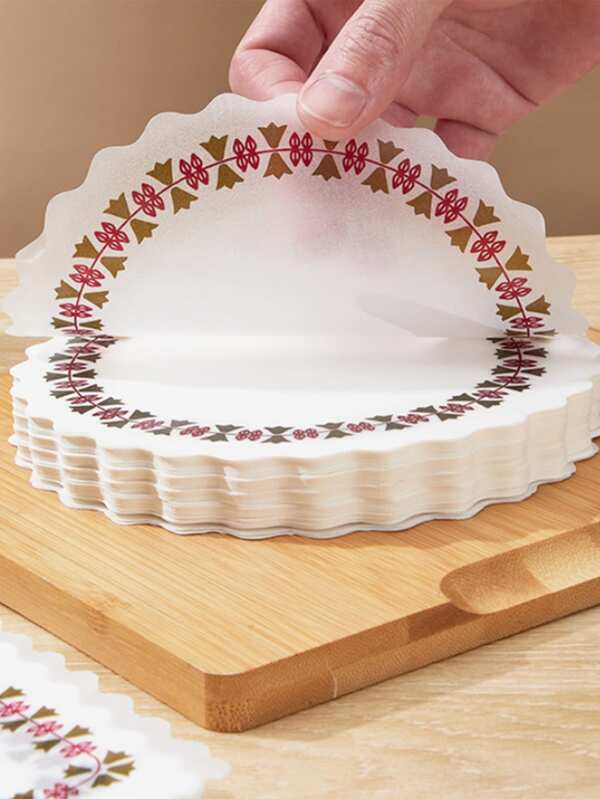 100 piezas/paquete, 14cm/5,5in Servilletas de papel redondas y desechables con encaje resistente al aceite para alimentos fritos, separador de bloque impreso para refrigerios y aceites. Adecuado para bodas, cumpleaños, pasteles y postres como decoración de mesa y vajilla. También es adecuado para forros de freidoras de aire y papel de cocina