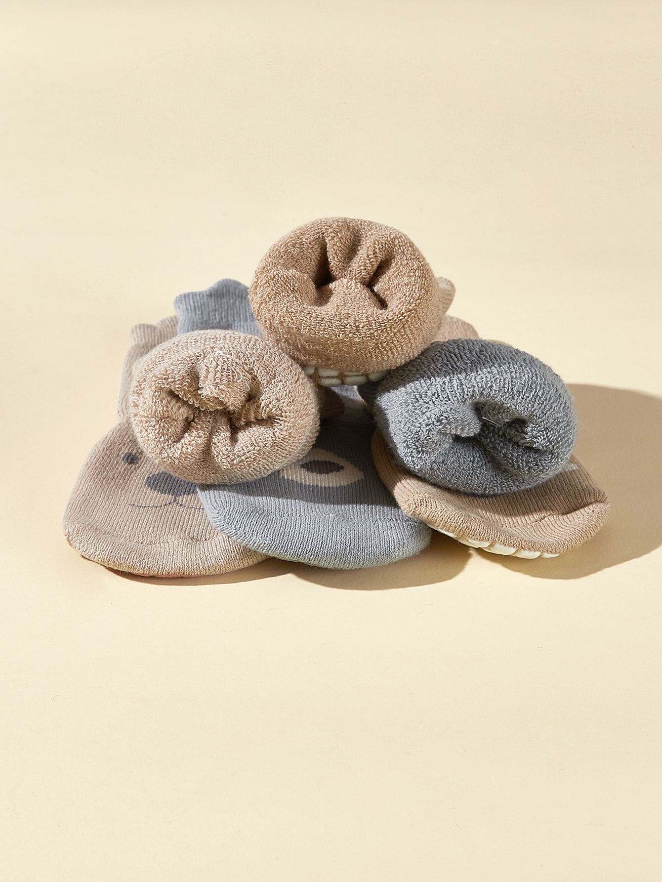 3 أزواج من الجوارب الأرضية السميكة غير القابلة للا...