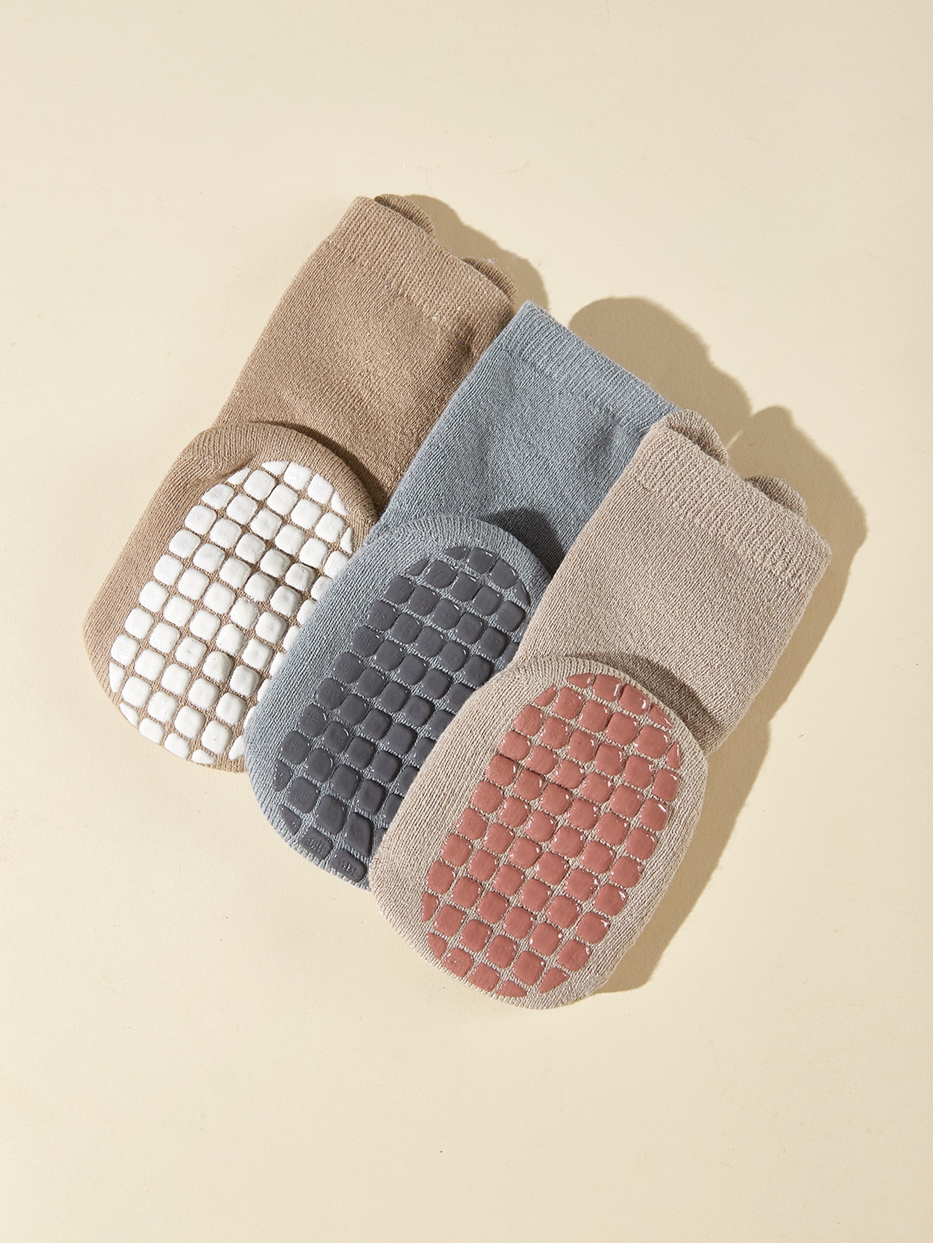 3 أزواج من الجوارب الأرضية السميكة غير القابلة للا...