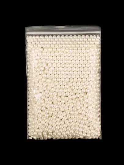 一包约200克白色珠子，用它装在化妆桶里面当装饰品非常漂亮，适合度假海滩、浴室收藏、卧室收藏，容量大