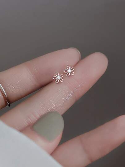1 对优雅花卉耳环，适合女孩