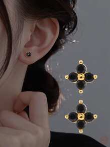 1雙S925純銀迷你鍍金鑲嵌黑色瑪瑙幸運草耳釘精美和多用途和簡約風耳朵首飾類適用於每天穿戴,節日禮物