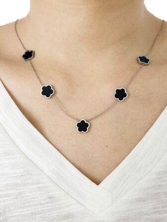 1pc Delicate Five-leaf Clover Necklace Titanium Steel Black/white/red/green Lucky Charm Pendant Jewelry Gift For Mother And Daughter Everyday Wear