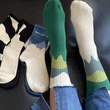 1pair Green Mountain Color Block Mid-calf Socks - Green - View 1