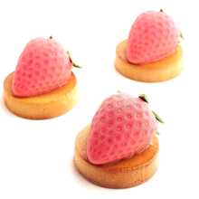 Set Of 15 Flat Base Strawberry-Shaped Molds - White - View 5