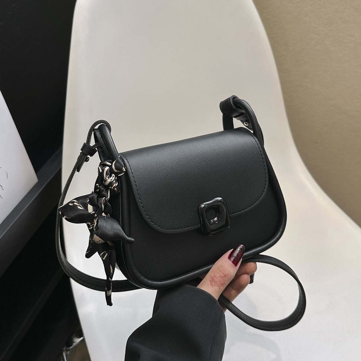 Pieza de bolso bandolera retro liso de PU suave, con solapa con hebilla magnética, correa de hombro ajustable, adecuado para uso casual diario de muj