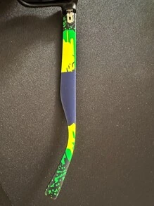 一副男士眼镜，巴西国旗印花，金属和橡胶混合镜框，镀膜镜片，彩虹色，适合街头度假、户外海滩、日常通勤、经典复古旅行、骑行、徒步等场合，时尚有型，尽显奢华大框、彩色半框、方形、椭圆形金属镜架，适合旅行、驾驶、钓鱼、露营、骑行、徒步、跑步等各种场合，时尚有型，装饰性眼镜。 - 彩色 - 查看 8