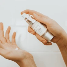 Lux Glow 護膚亮白精華液 - 滋養 - 抗衰老 - 煥膚 - 保濕 - 鎮定 - 緊緻 - 平滑 - 均勻膚色 - 容光煥發 - 1 fl oz - 查看 2