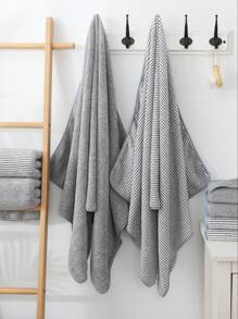 1 Set Of Black And White Polyurethane Rectangular Bath Towel Stripe Pattern 70*140cm For Men And Girl Household Adults, Children's Swimming Bath Wrap Quick Drying And Water Absorption, Soft And Non-Fading, Suitable For Bathrooms, Hotels, Gyms, Etc