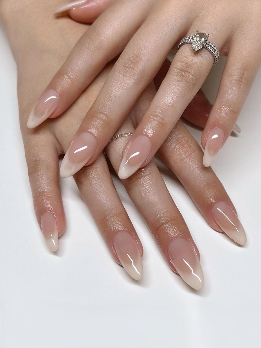 Verbessern Sie jetzt Ihr Aussehen mit einem Set aus 24 kurzen