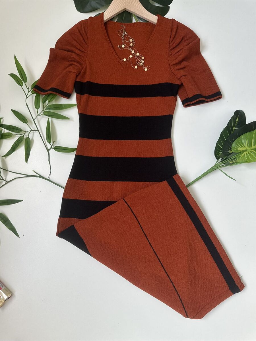 Women Sweater Dresses - 棕色 - 查看 1