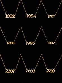 1件时尚金色钛钢年份数字吊坠项链，适合男士日常佩戴