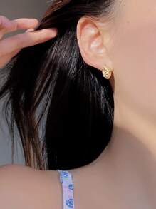 法式復古麵包造型餅乾搭配s925純銀耳針耳環,極簡時尚風格珠寶配飾