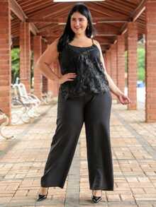 MACACÃO CREPE SATIN DE ALÇA REGULAVEL E TULE BORDADO FLORAL PLUS SIZE