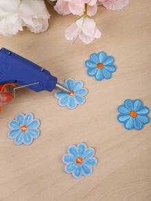5入組藍色小花貼布,繽紛的花卉刺繡布貼紙,可愛的花卉貼布,裝飾衣物的電腦刺繡貼紙(可手工縫或用膠粘貼) - 藍色 - 查看 6