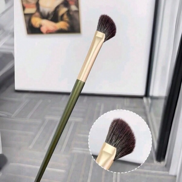 Pincel de maquillaje en forma de abanico medio en negro para sombra de nariz, contorno, iluminación, difuminado, sombra de ojos, pincel pequeño en forma de hoz y abanico inclinado para el puente de la nariz, pincel individual