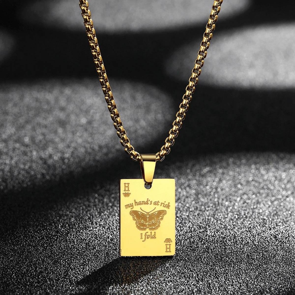 1個時尚的合金和不鏽鋼長方形項鏈,適合日常佩戴