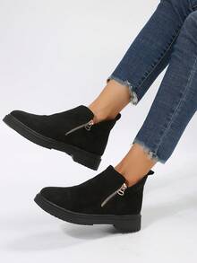 女性時尚舒適的圓頭厚跟單鞋