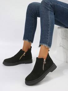 女性時尚舒適的圓頭厚跟單鞋