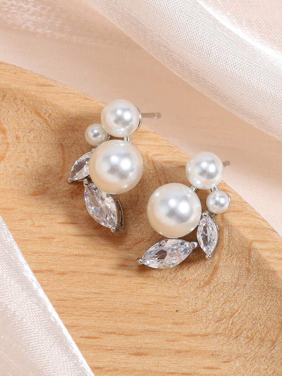 2 chiếc khuyên tai đính ngọc trai giả và hoa tinh tế tối giản phù hợp cho trang phục hàng ngày của phụ nữ - Bạc - Xem 1