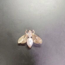 1pc Cute & Personalized Bee Shaped Brooch With Pearl & Bumblebee Design Pin Badge - Gold - View 6