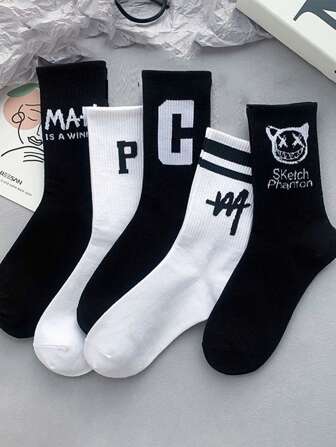 5 par bekväma svartvita personliga strumpor med bokstavsmotiv och spökansikte för kvinnor, mitt upp till vaden