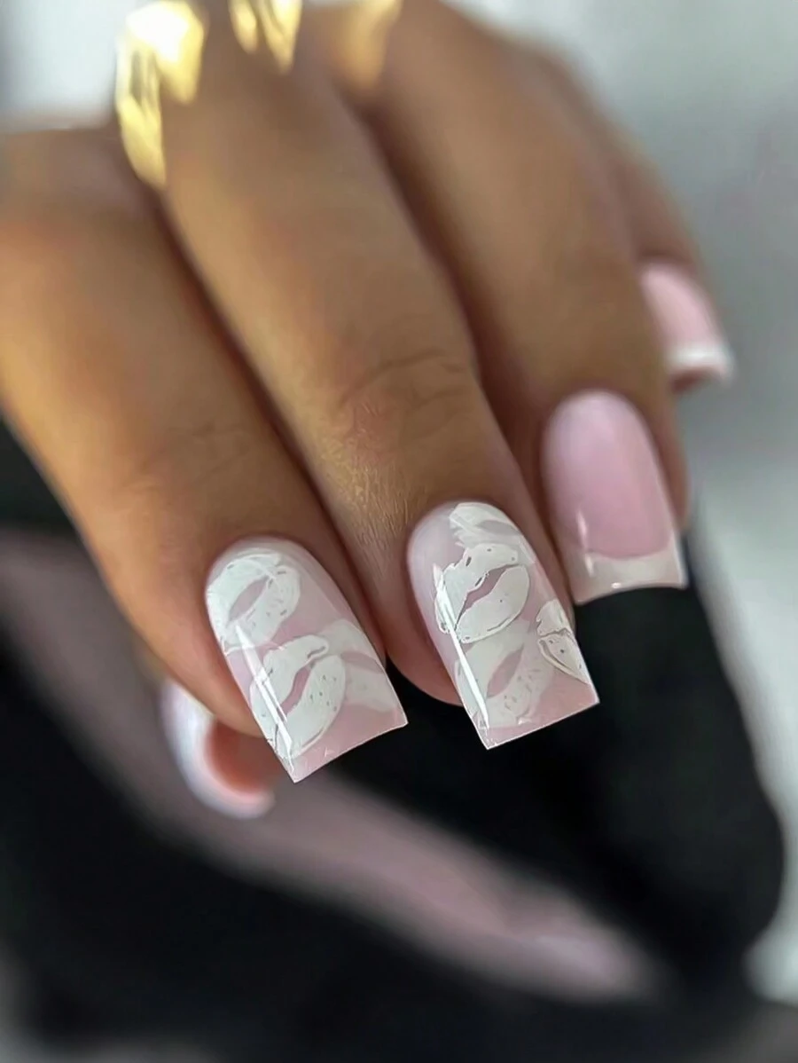 24入組尖角方形時尚簡約閃閃發亮法式性感唇印全覆蓋假指甲套裝，適合派對、跳舞和日常穿著。Press On Nails指甲供應 - 彩色 - 查看 1