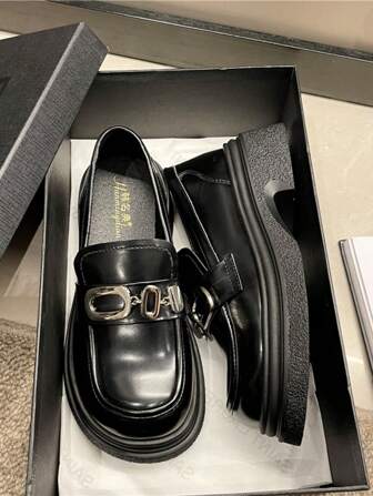 2023年秋季新貨女士粗跟鞋,休閒舒適全配鞋,有厚跟和中跟款式