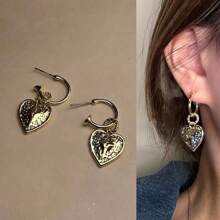1 paar Europese en Amerikaanse stijl hartvormige vergulde zware metalen oorbellen, geweldig voor mode straatfotografie vrouwen herfst Valentijnsdag, moeder, moeder, Moederdag, cadeau