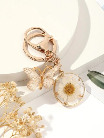 优雅时尚女士雏菊和蝴蝶钥匙扣吊坠纪念品汽车配件包饰学校可爱哥特 Y2k 圣诞礼物创意包挂绳带身份证夹汽车配件包饰
