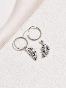 1 對精緻時尚復古古董鍍銀羽毛形狀吊墜耳環,非常適合女士日常佩戴、節日或約會禮物