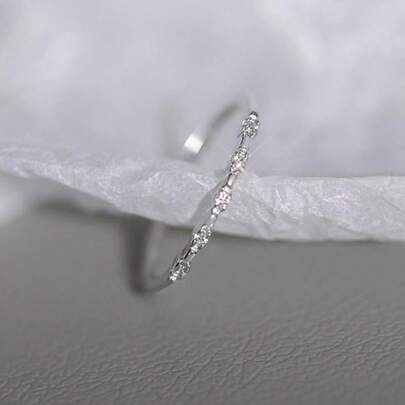 1只高端極簡主義圓環,鍍銀,閃亮鑽石,帶來奢華的感覺